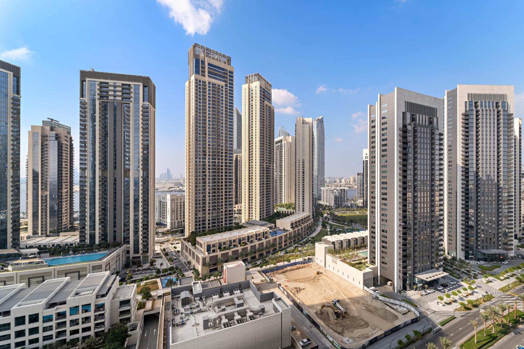 Apartment 1br Palace Residences, View *